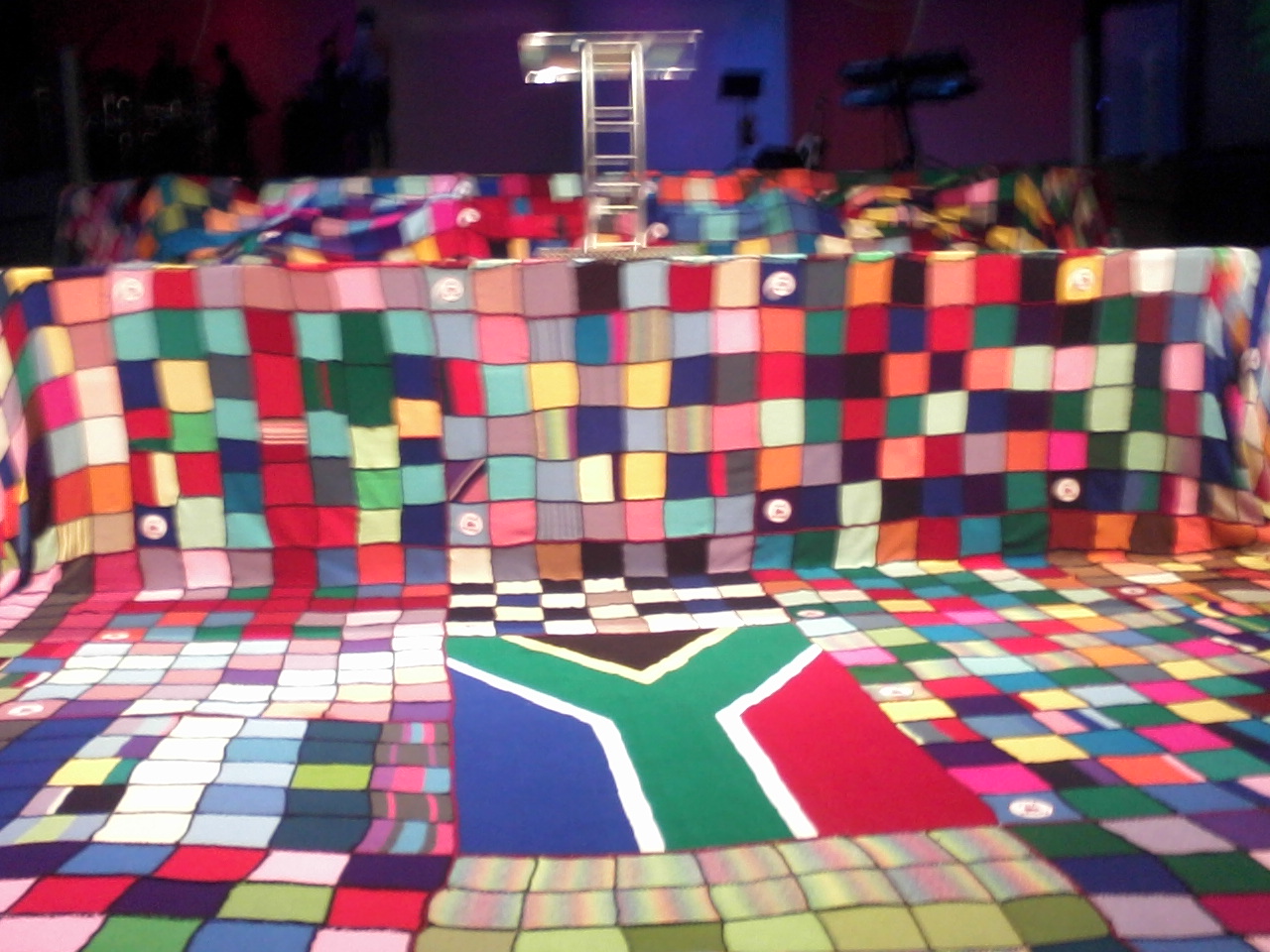 The largest blanket in the world. Naturally. (Guinness)